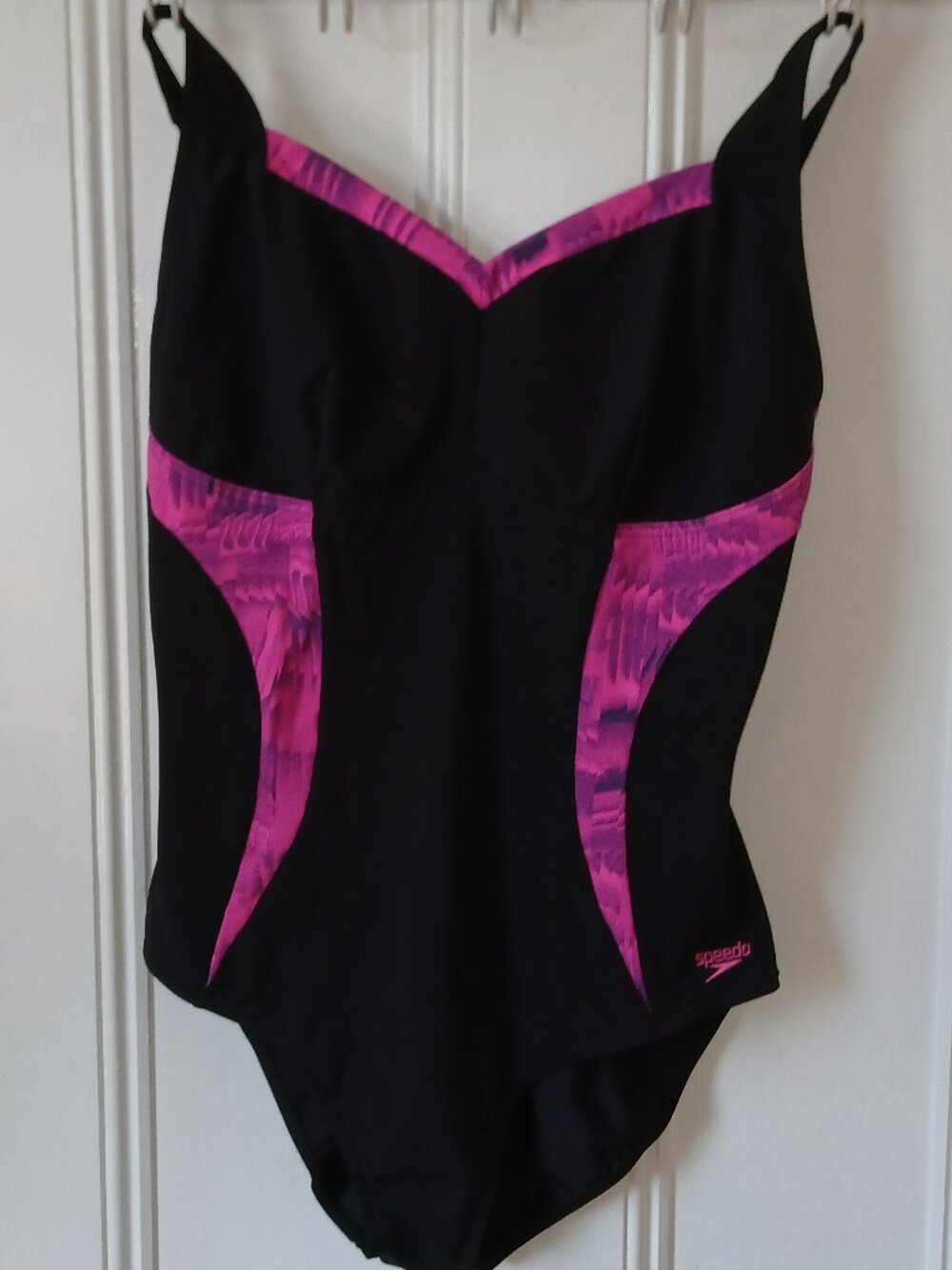 Speedo shaping swimwear one piece US 14 EU 48 NWT